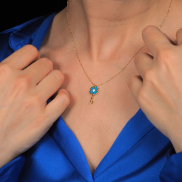 14 Ayar Altın Kilit Yonca Kolye