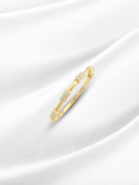 14 Ayar Altın Kesim Detaylı Taşlı Yüzük