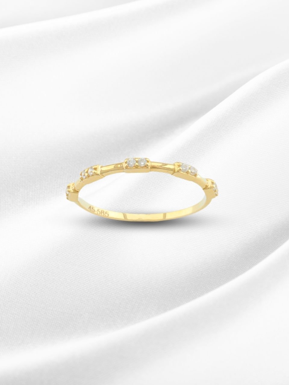 14 Ayar Altın Kesim Detaylı Taşlı Yüzük