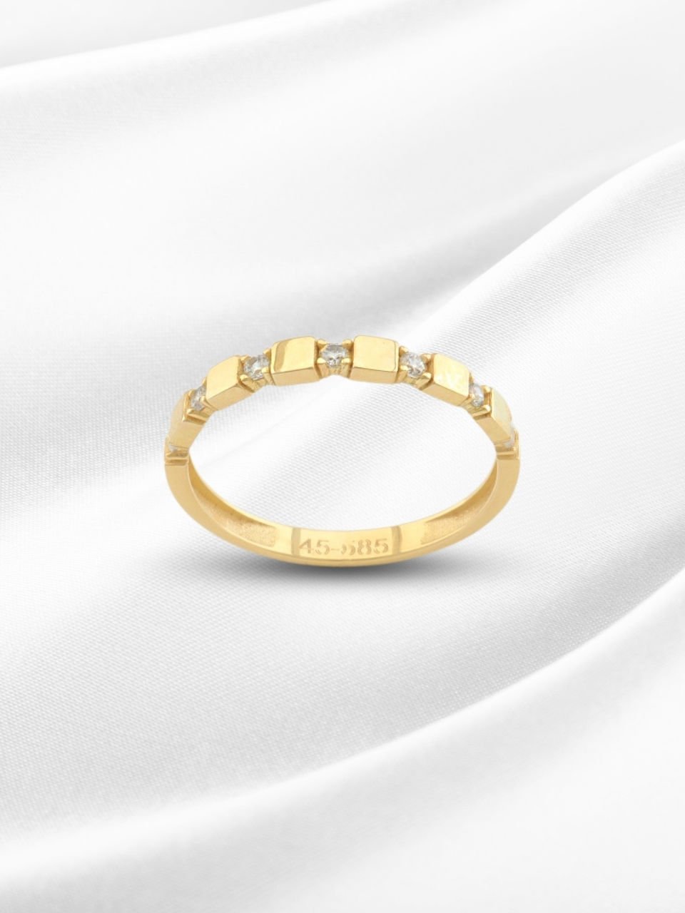 14 Ayar Altın Geometrik Kesim Taşlı Yüzük